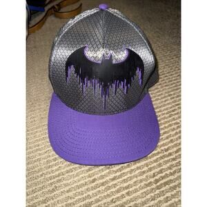 Preowned Batman Logo Snapback Hat H3